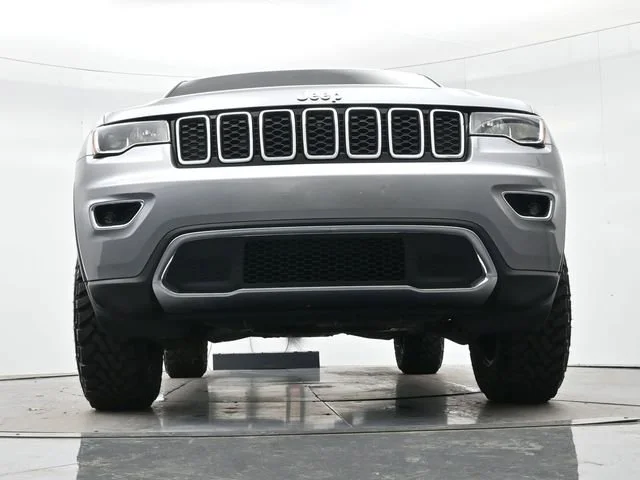 Used 2020 Billet Silver Metallic Clearcoat Jeep Limited image 24