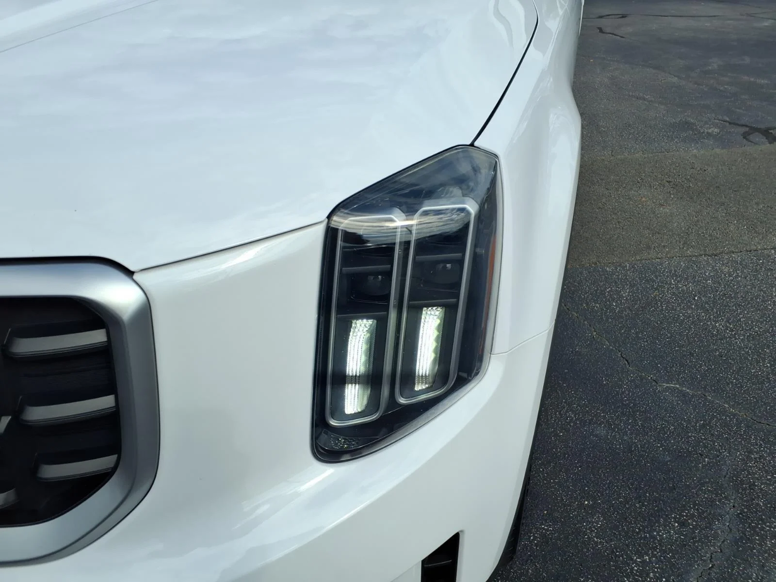 Used 2023  KIA S image 18