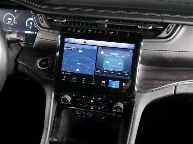 Used 2022 Diamond Black Jeep Overland image 14
