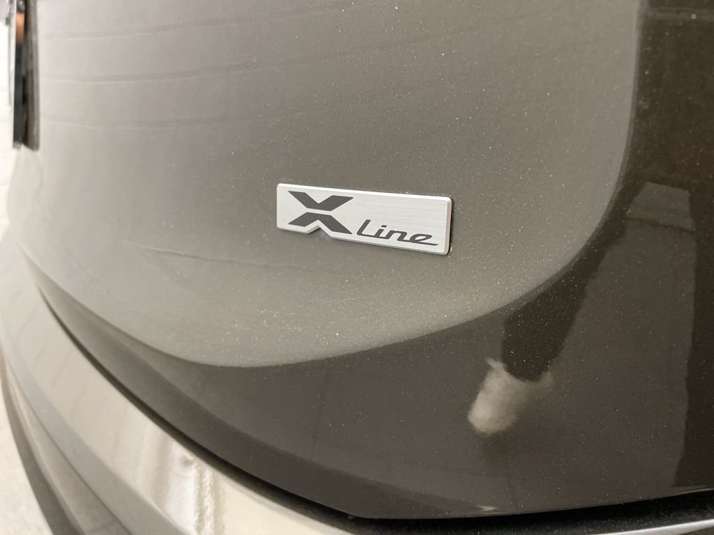 Used 2024 Green Kia EX X-Line image 8