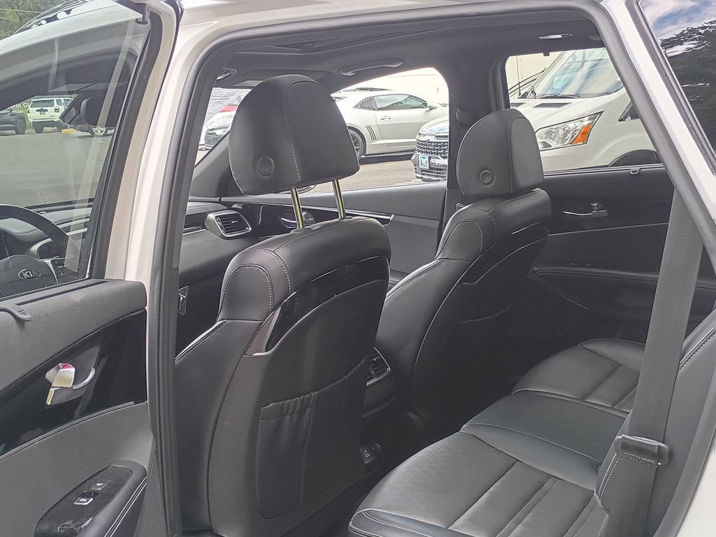 Used 2019 Snow White Pearl Kia SX Limited image 16