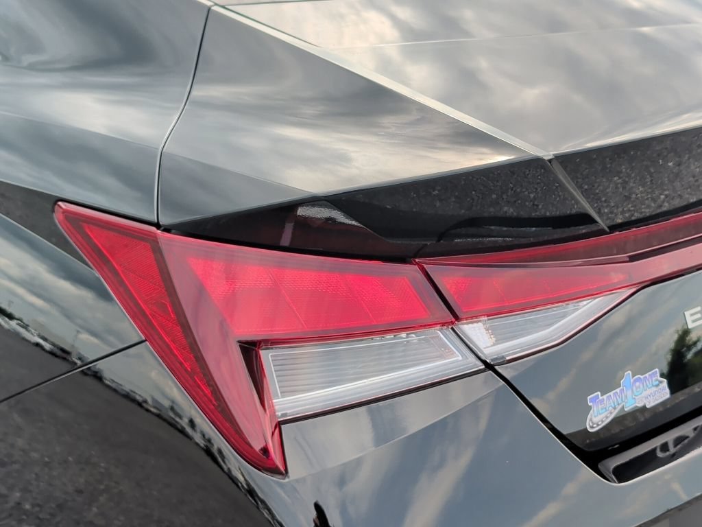 New 2026 Abyss Black Hyundai SE image 14