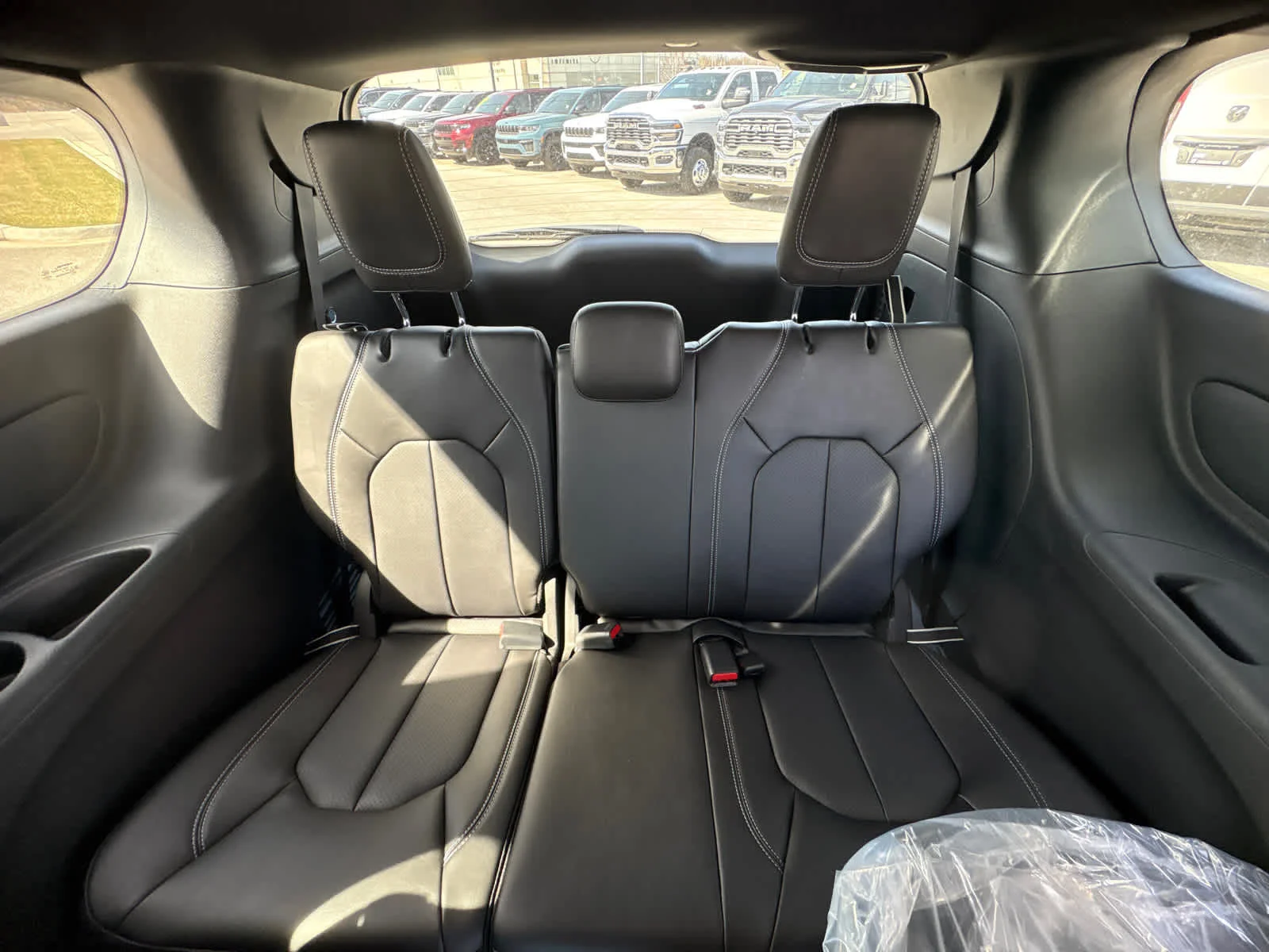 New 2026 Bright White Clearcoat Chrysler Select image 19