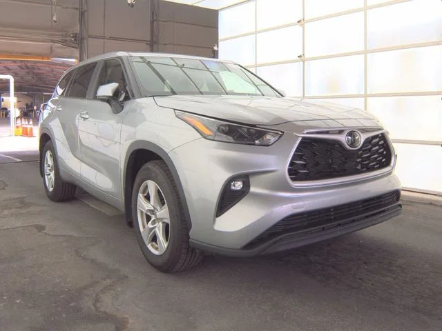 2024 Toyota Highlander's photo