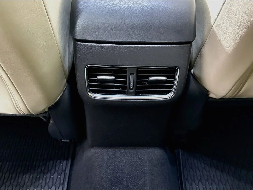 Used 2018 Snowflake White Pearl Mica Mazda Touring image 27