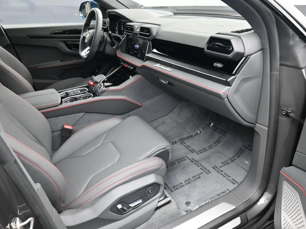 Used 2025 Gray Lamborghini SE image 11