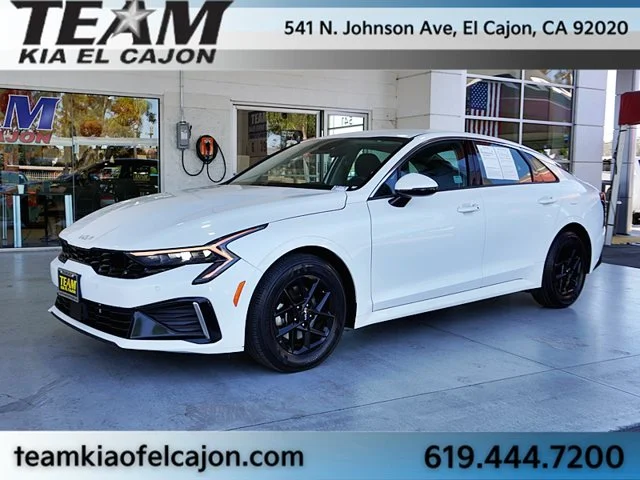 Used 2025 White Kia LXS image 5