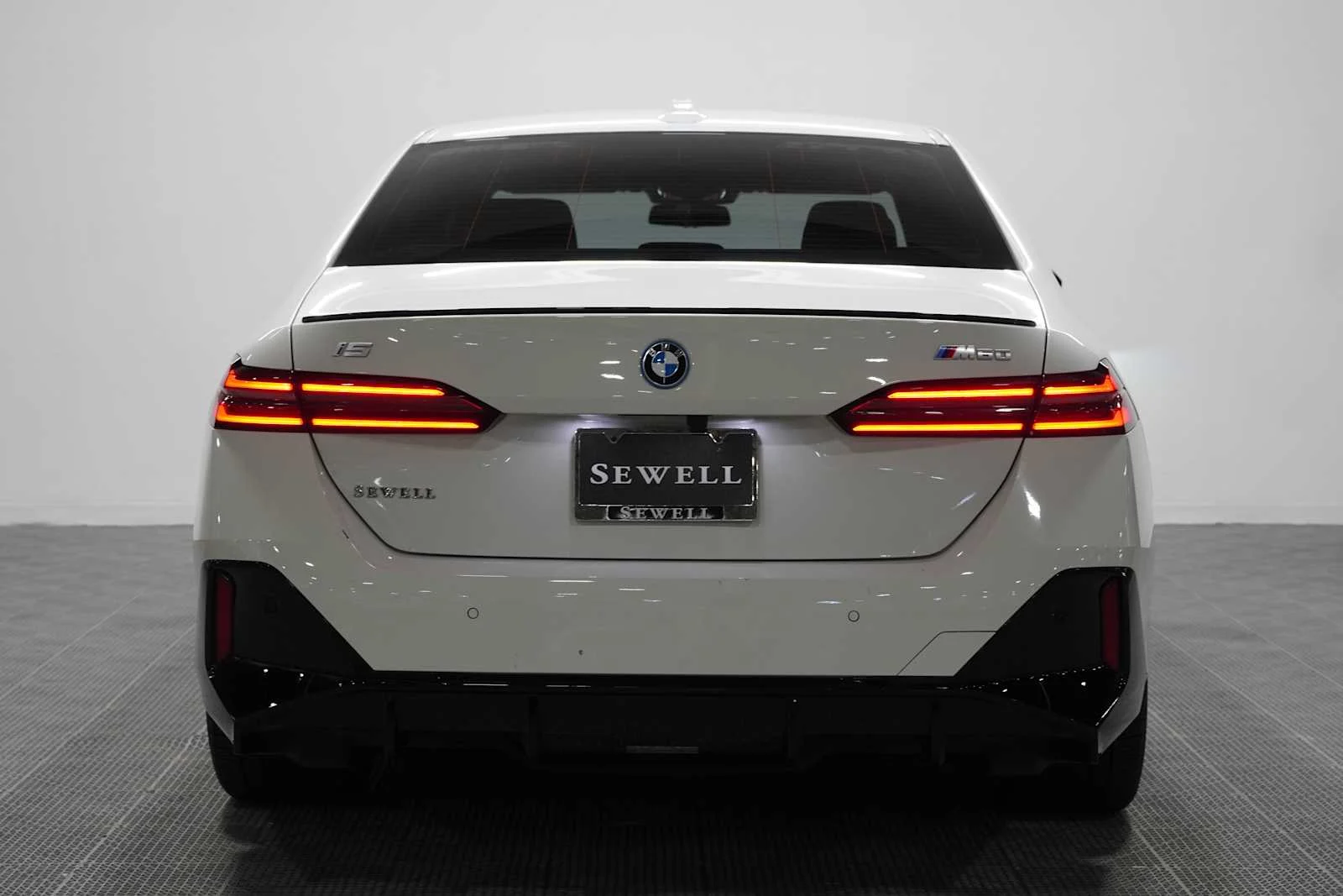 Certified Used 2024 Alpine White BMW M60 image 5