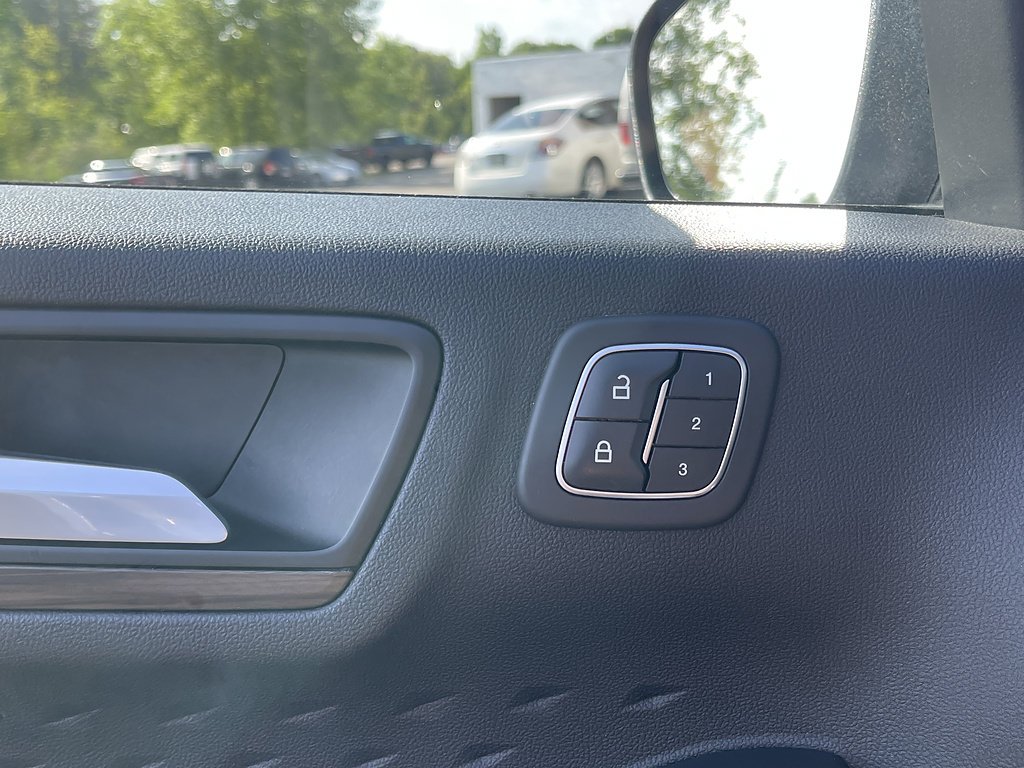 Used 2020 Agate Black Metallic Ford Titanium image 34