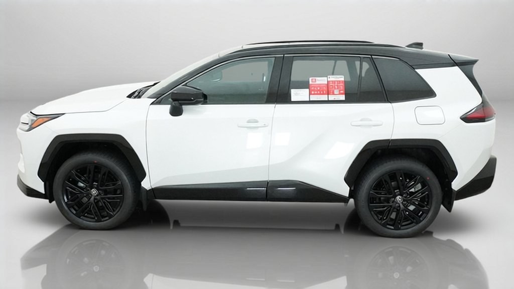 New 2026 Wind Chill Pearl with Midnight Black Metallic roof Toyota XSE image 4