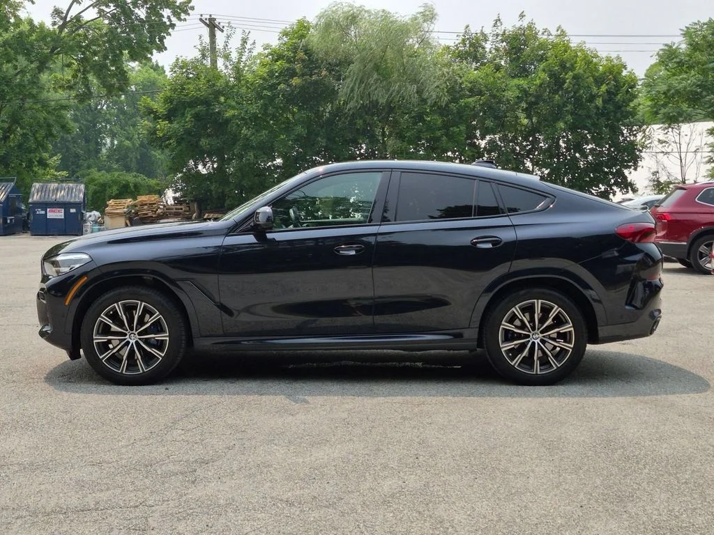 Used 2022 Black BMW xDrive40i image 9