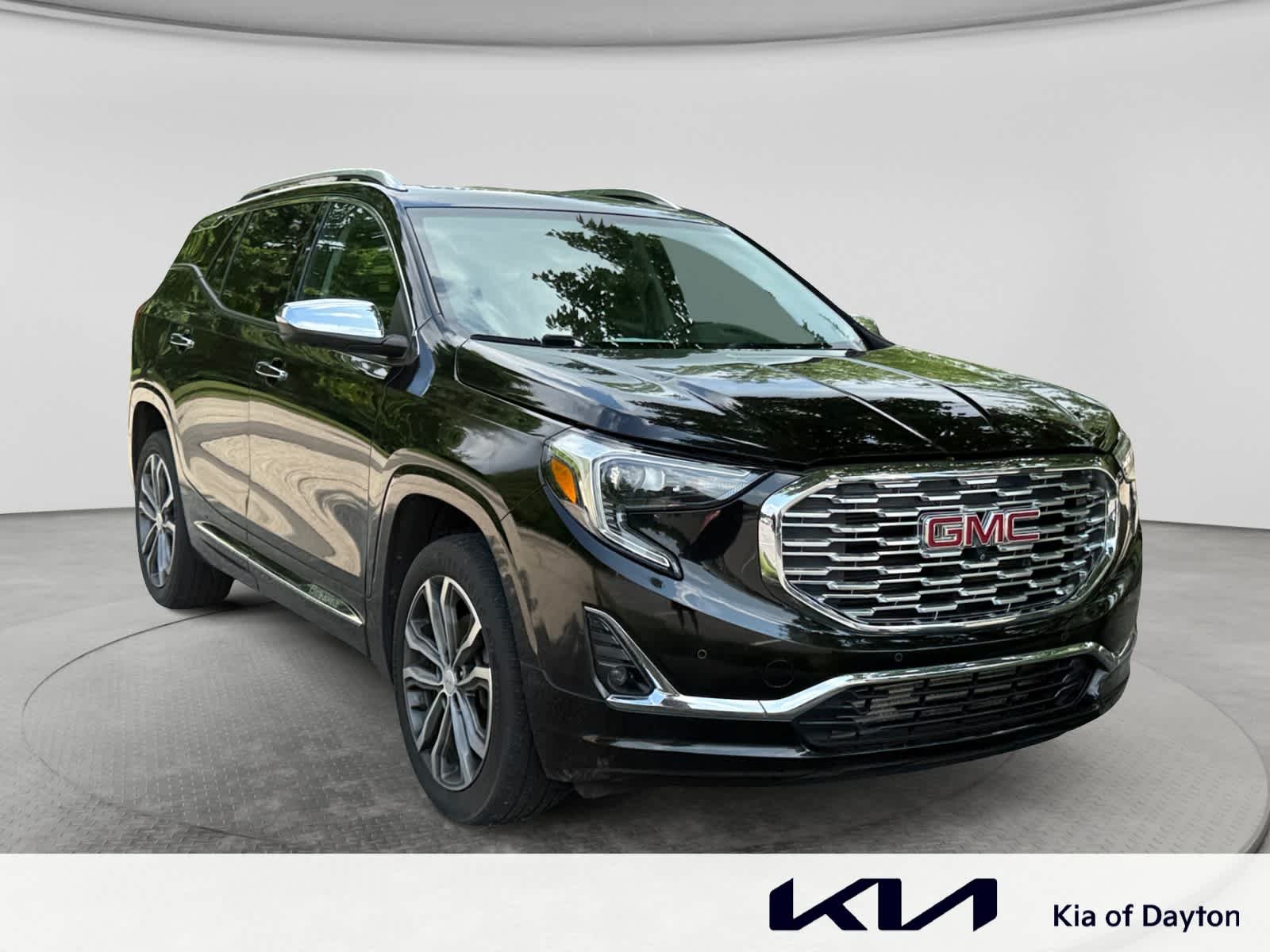 Used 2020 Ebony Twilight Metallic GMC Denali image 3