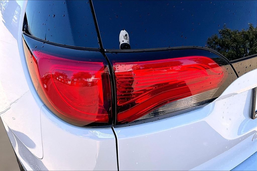 Used 2020 White Chrysler Touring L Plus image 33
