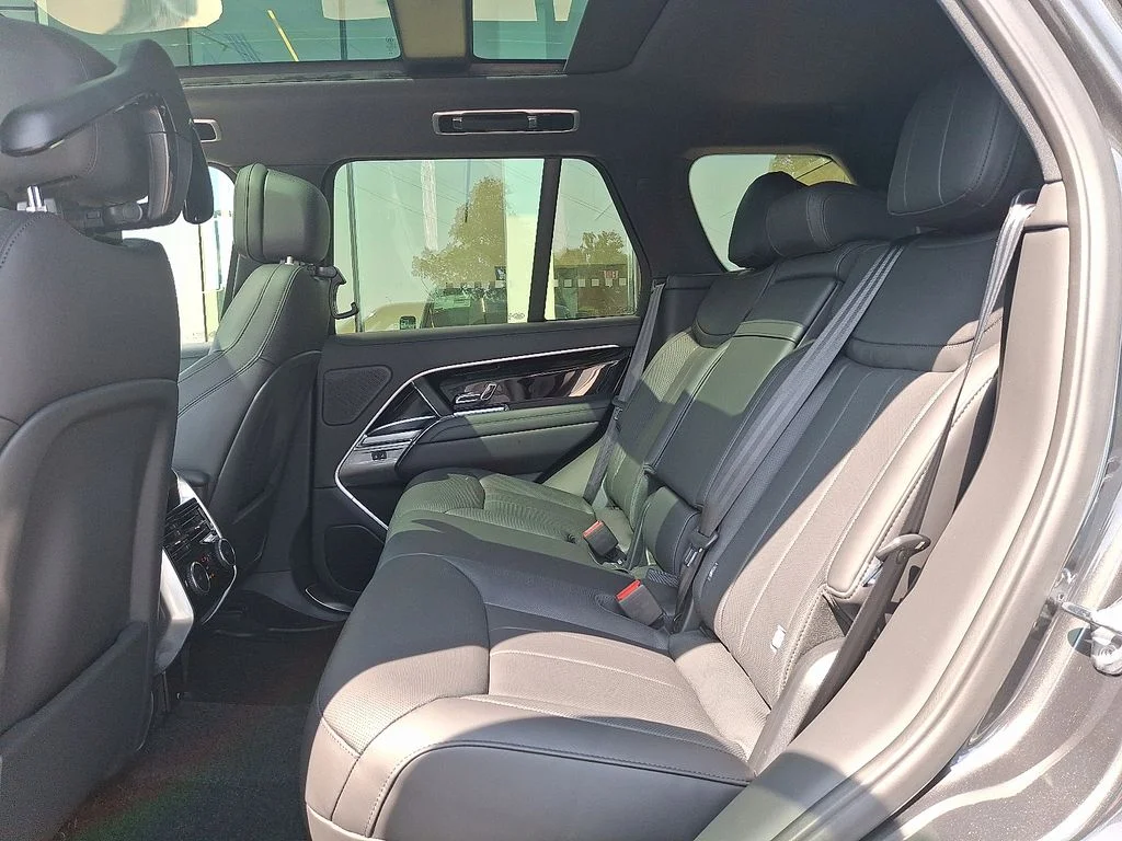 2026 Land Rover Range Rover SE - Photo 6