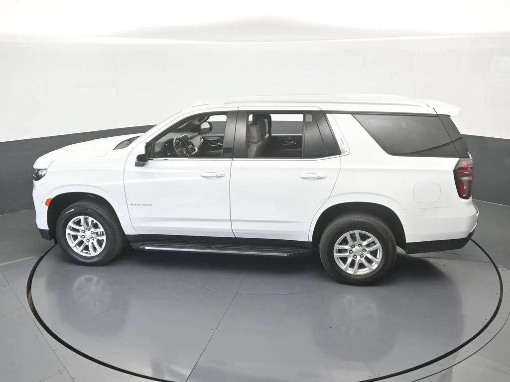 Used 2024 Summit White Chevrolet LT image 46