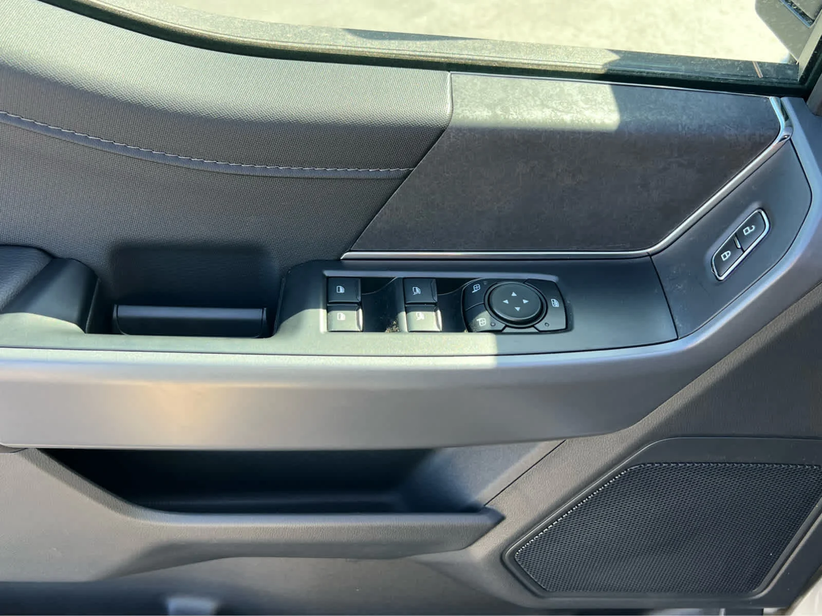 New 2026 Iconic Silver Metallic Ford XLT image 31