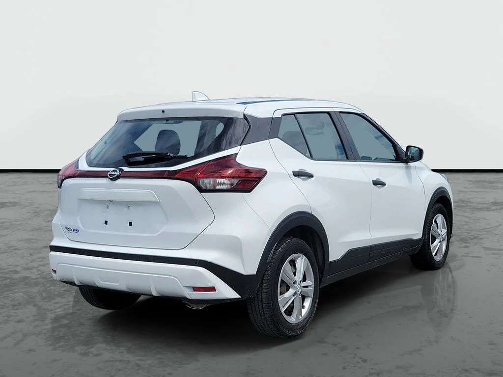Used 2024 White Nissan S image 5