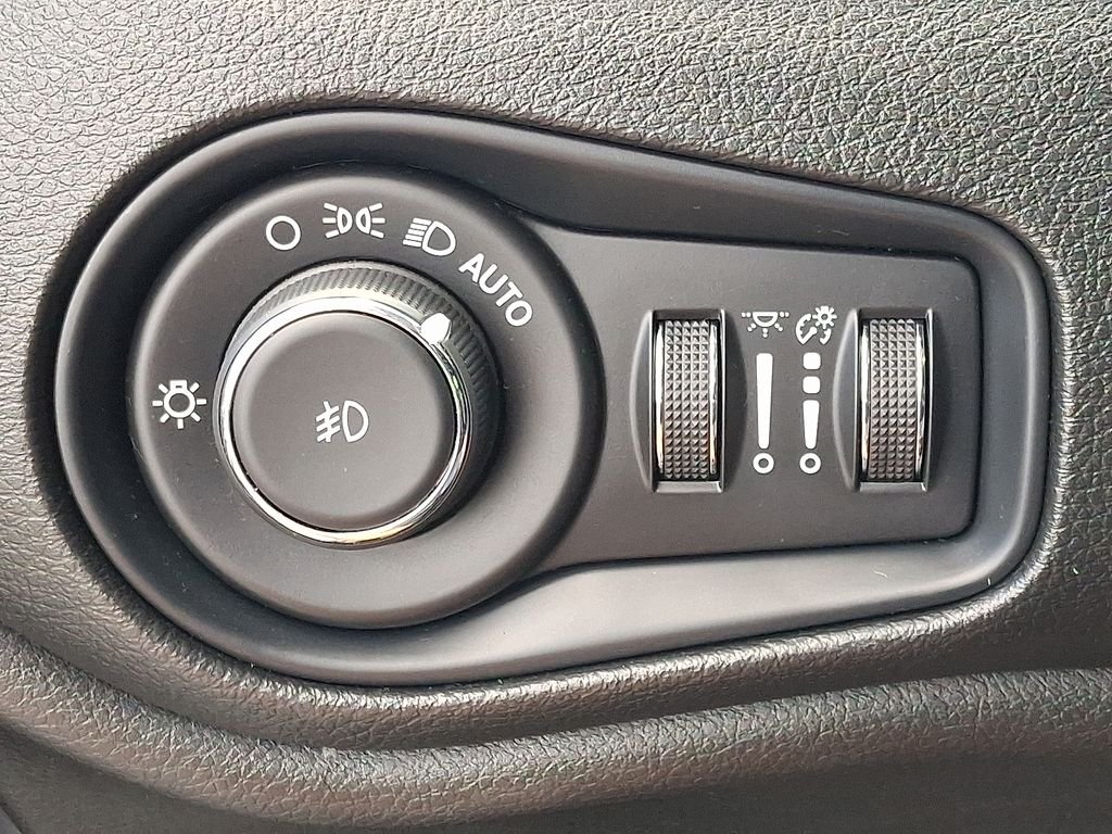 Used 2021 Black Jeep Limited image 26