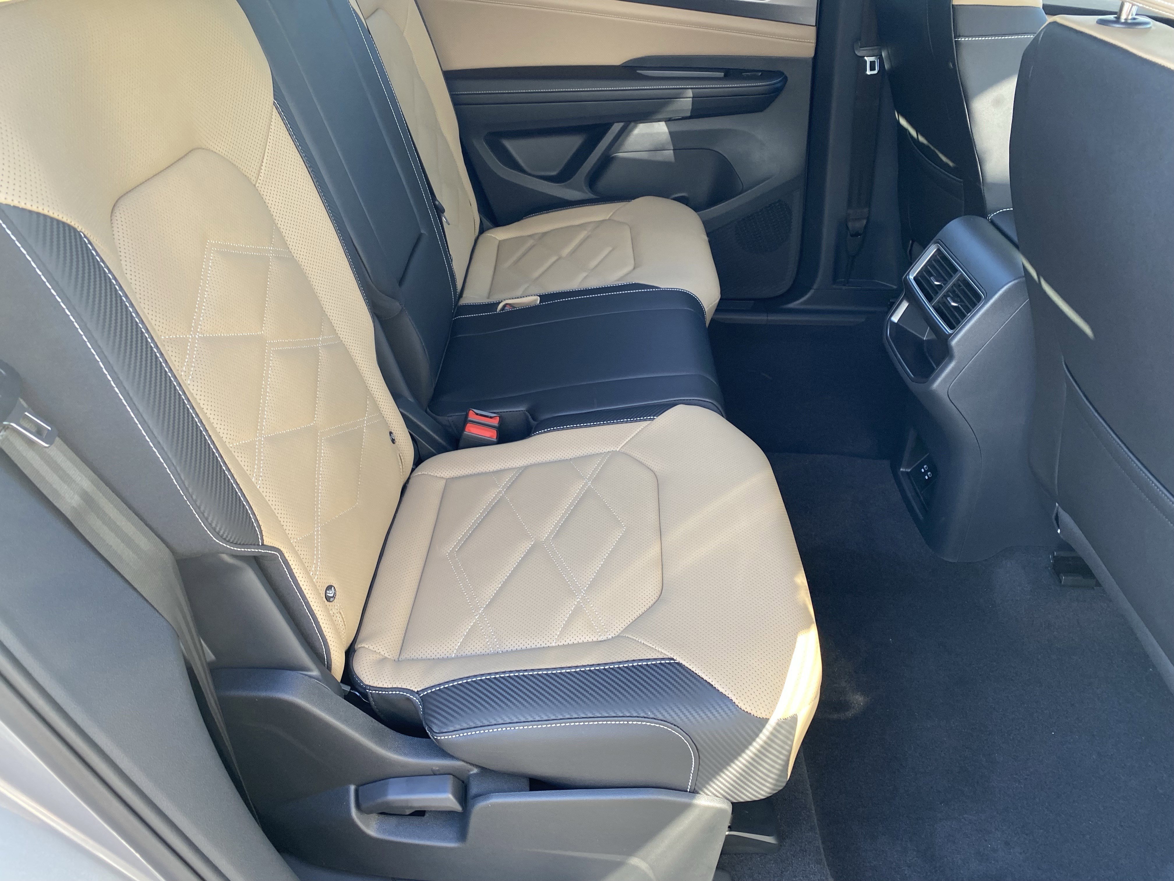 2026 Volkswagen Atlas Cross Sport SE w/Tech - Photo 9