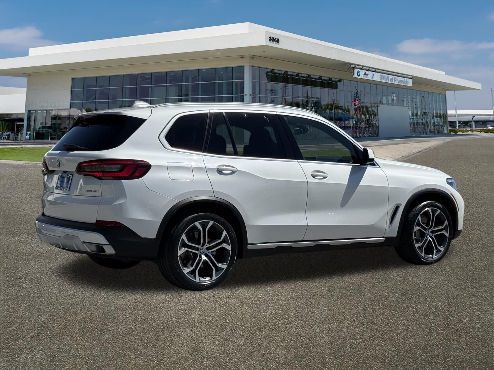 Certified Used 2023 Mineral White Metallic BMW xDrive40i image 11