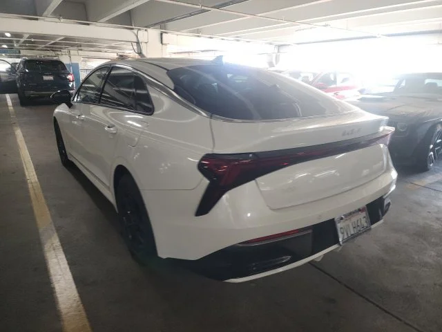 Used 2025 White Kia LXS image 3