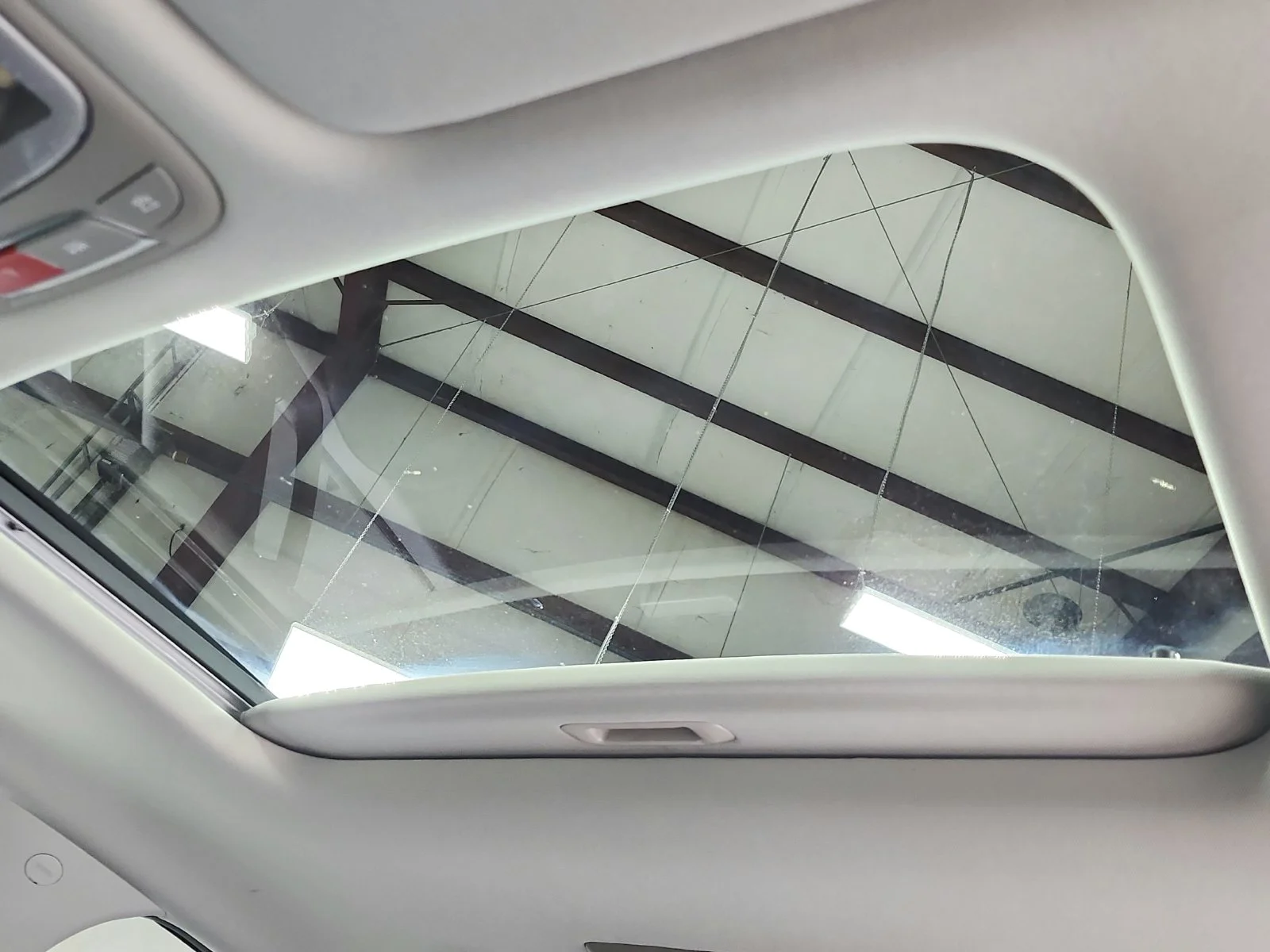 Used 2025  Kia S image 20