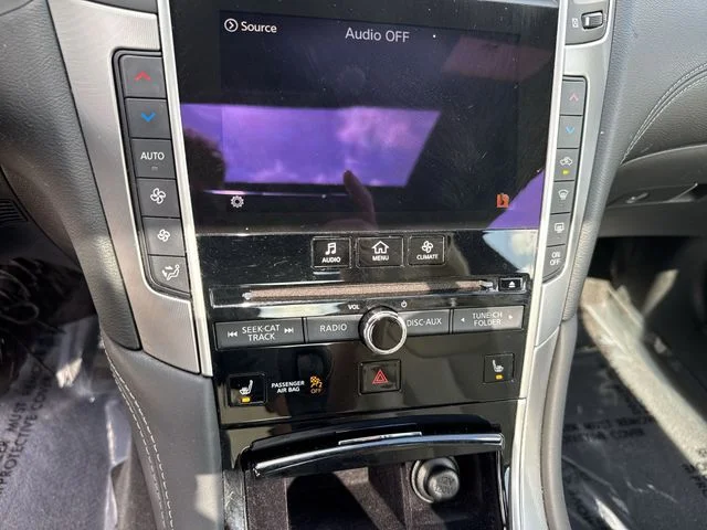 Used 2017 Blue INFINITI 2.0t Premium image 22