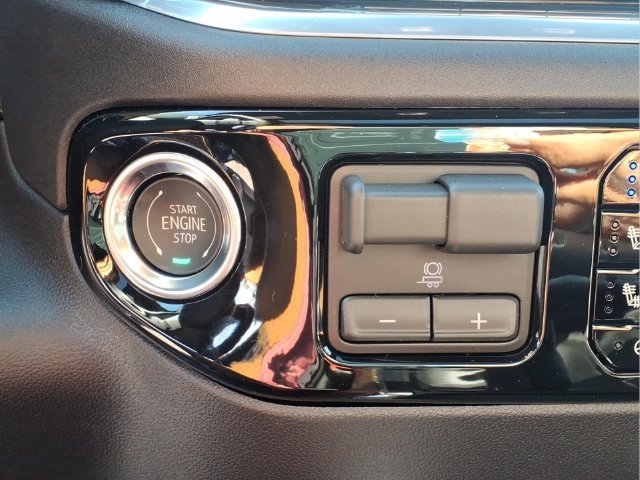 New 2026 Polar White Tricoat Chevrolet High Country image 9