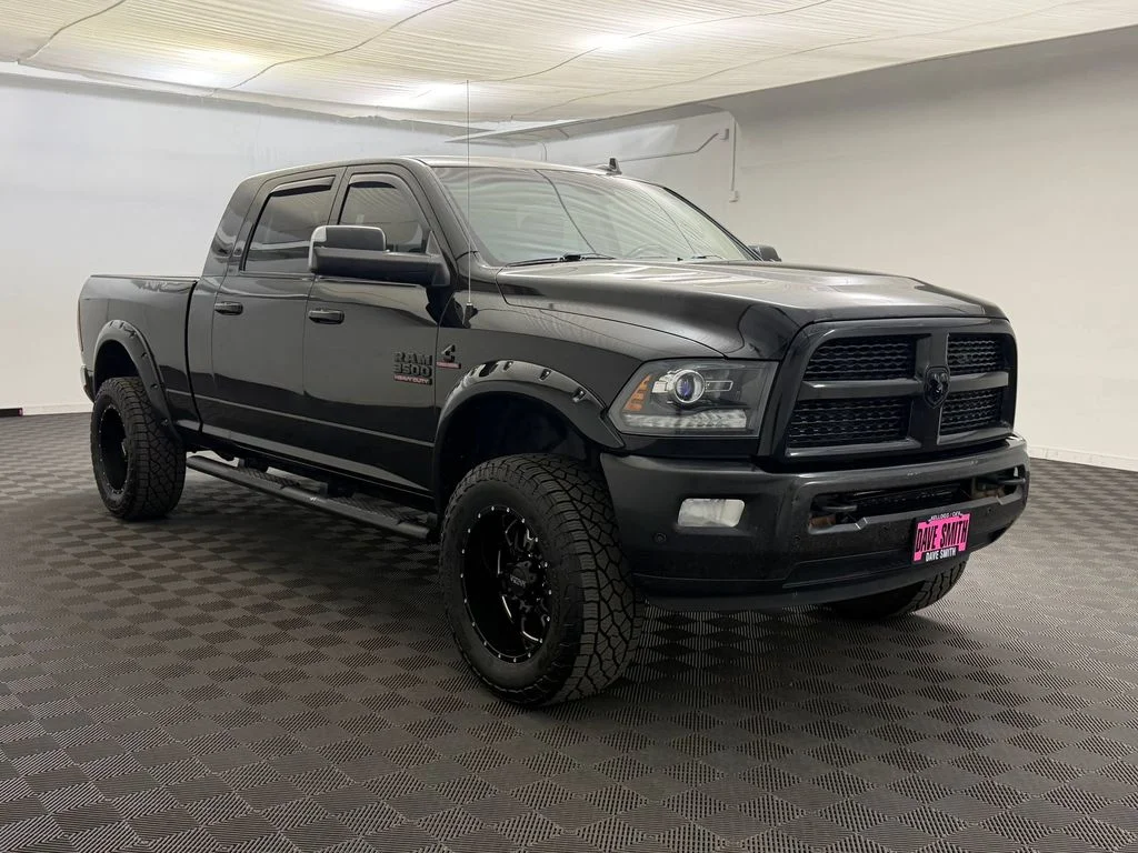 Used 2016 Brilliant Black Crystal Pearlcoat Ram Laramie image 7