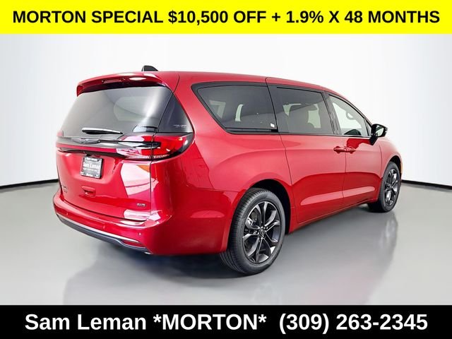 New 2026 Red Hot Pearl-Coat Exterior Paint Chrysler Select image 7