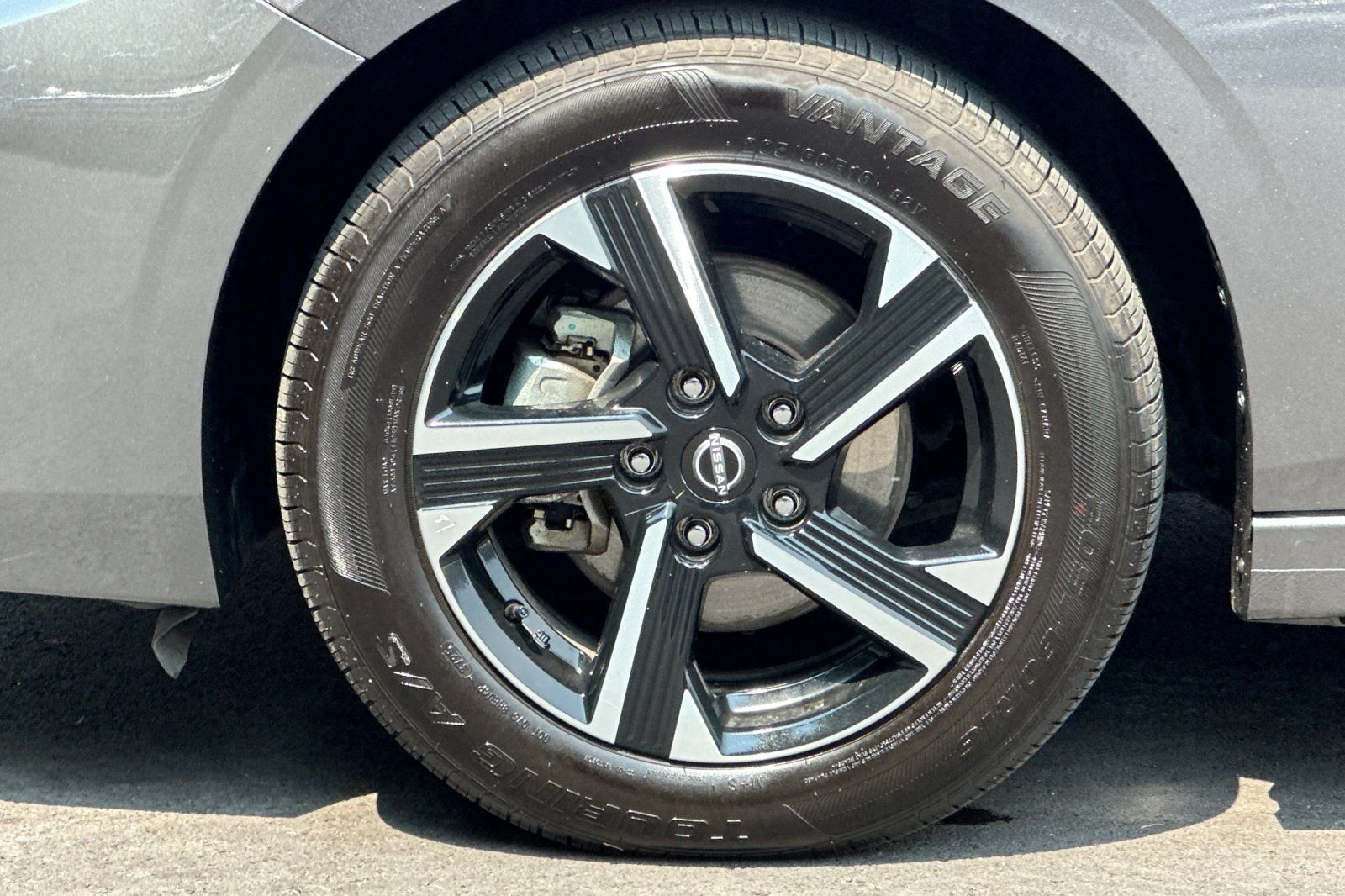 2025 Nissan Sentra SV - Photo 32