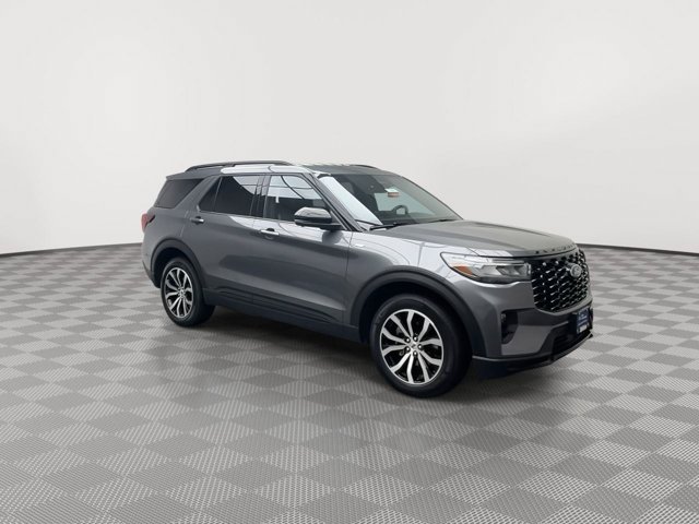 Used 2025 Carbonized Gray Metallic Ford ST-Line image 44