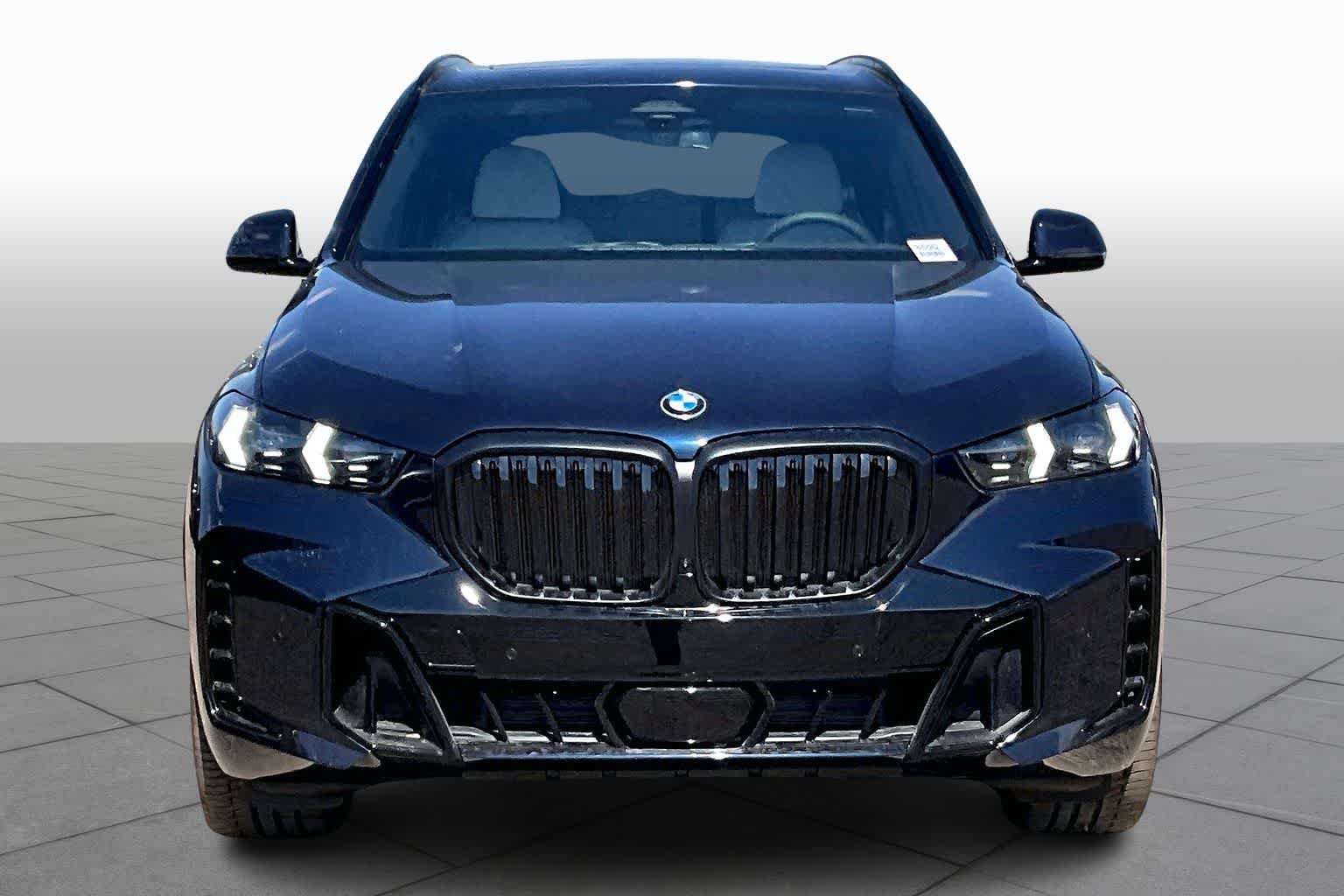 New 2026 Carbon Black Metallic BMW xDrive40i image 3