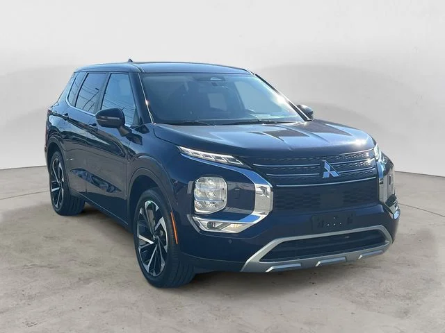 Used 2024 Gray Mitsubishi SE Black Edition image 7