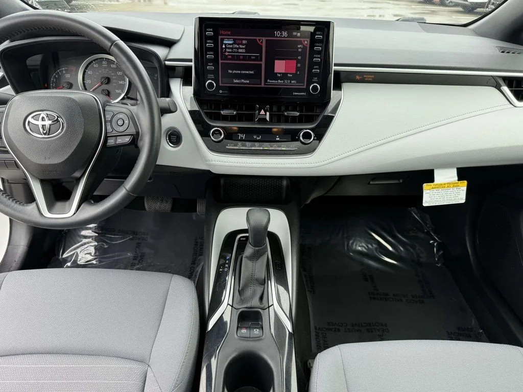 Used 2021 White Toyota SE image 19
