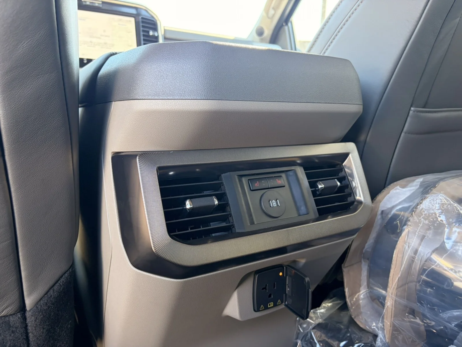 New 2027 Agate Black Metallic Ford F-350® Platinum® image 31