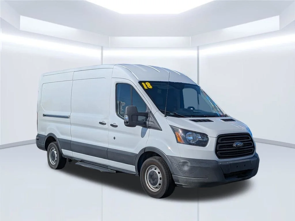 Used 2018  Ford Base image 6