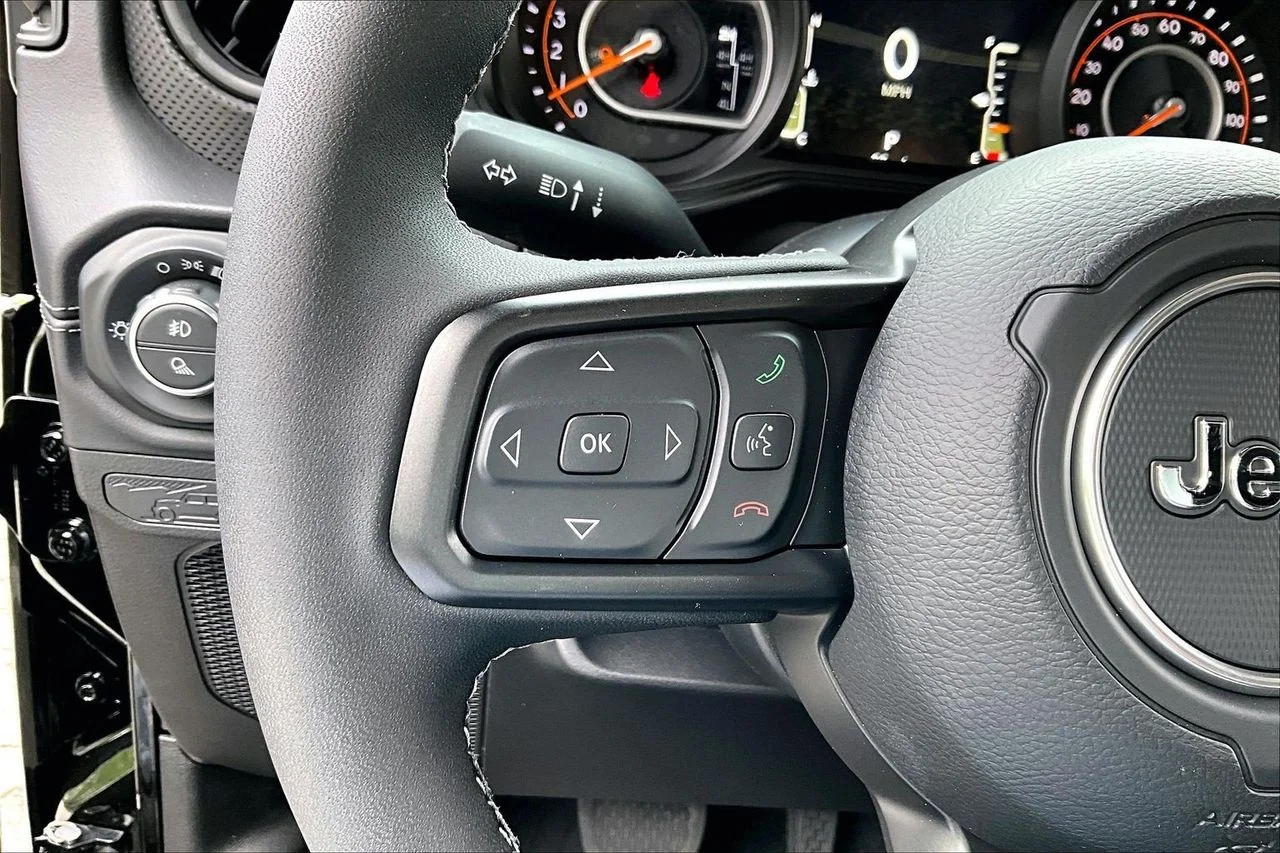 New 2026 Black Clearcoat Jeep Rubicon X image 27