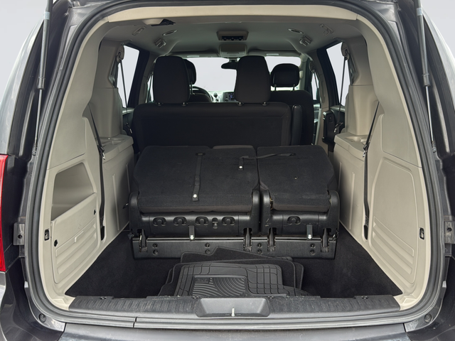 Used 2019 Gray Dodge SE image 34