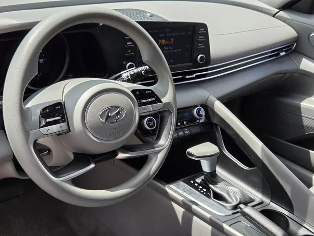 Used 2023 Silver Hyundai SEL image 10