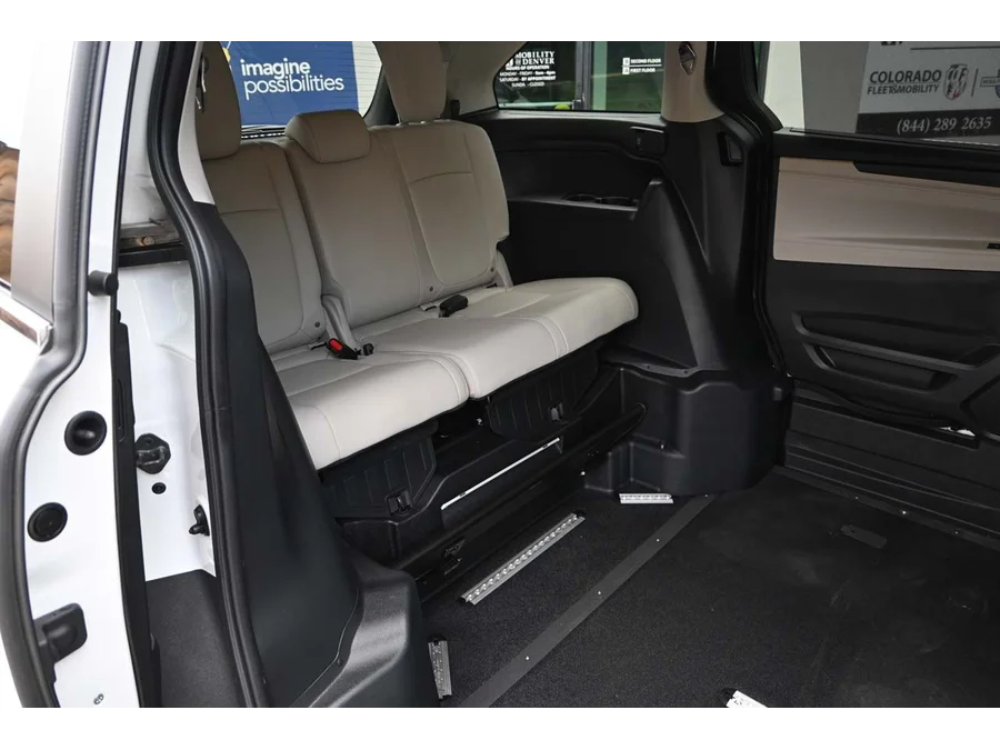 2025 Honda Odyssey EX-L - Photo 18