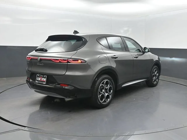 Used 2024 Silver Alfa Romeo Ti image 31