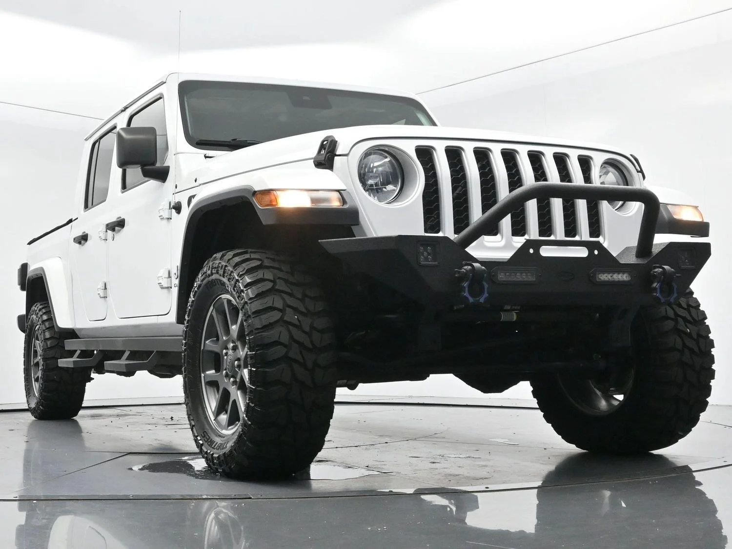 Used 2020 Bright White Clearcoat Jeep Overland image 41