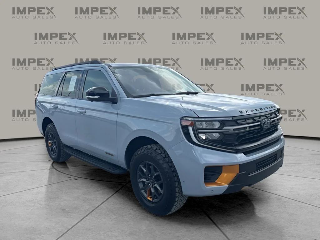 Used 2025 Gray Ford Tremor image 7