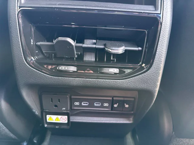 New 2027 Gray Jeep Limited Reserve image 33