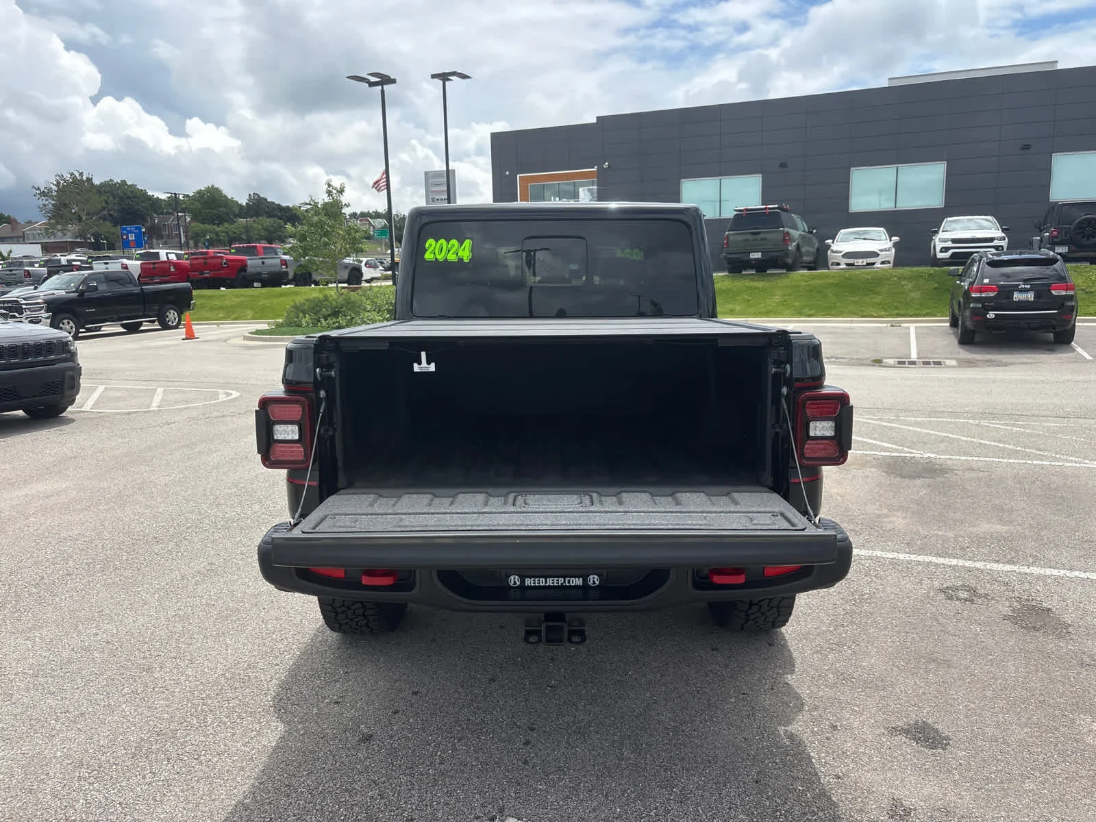 Used 2024 BLACK Jeep Rubicon image 11