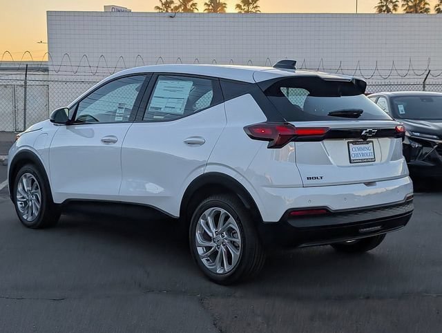 2027 Chevrolet Bolt LT - Photo 10