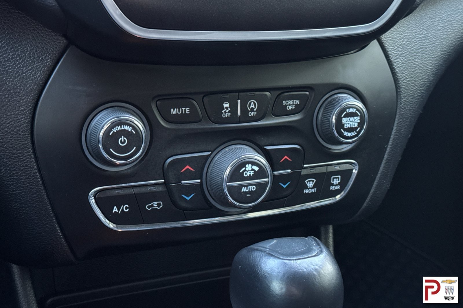 Used 2022 White Jeep Trailhawk image 23
