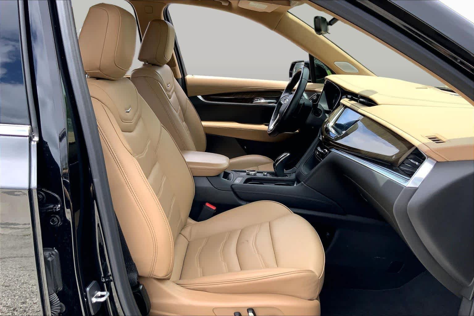 Used 2023 Stellar Black Metallic Cadillac FWD Premium Luxury image 9
