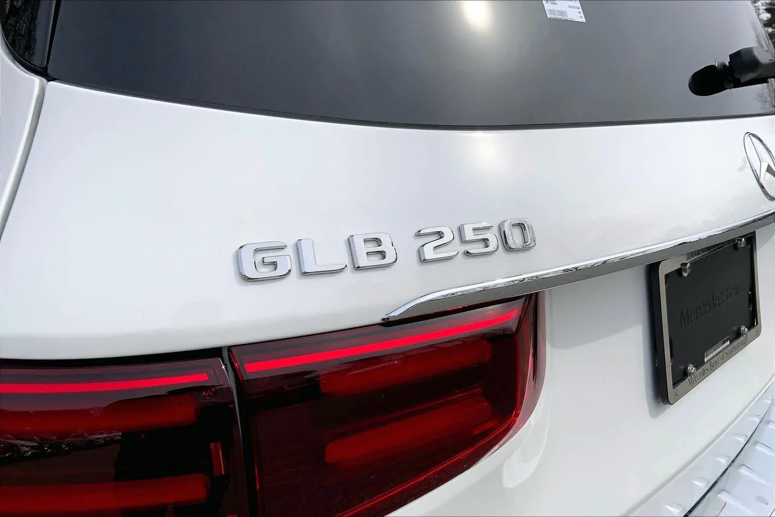 Certified Used 2026 Polar White Mercedes-Benz GLB 250 image 19